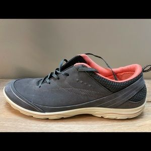 Ecco size 39